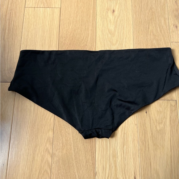 Assorted bikini bottoms - Picture 2 of 6